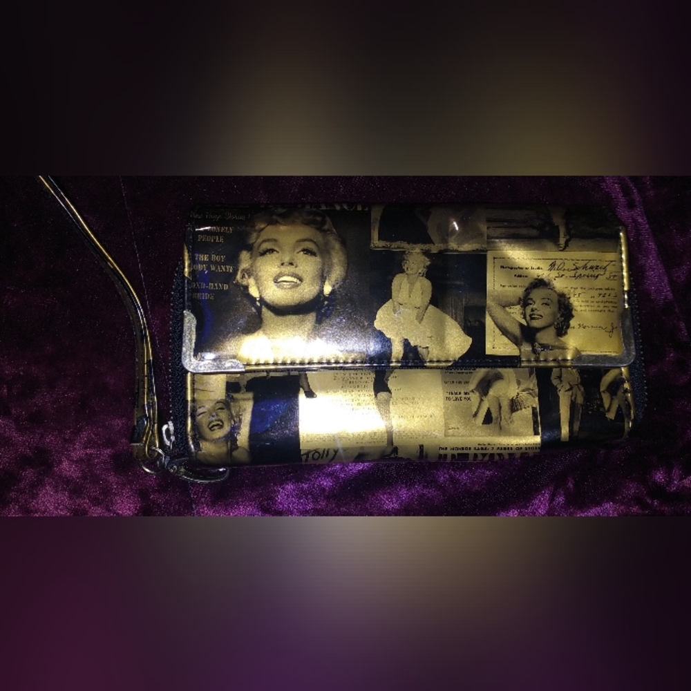 Elegant Black and Gold Marilyn Monroe Clutch Wallet